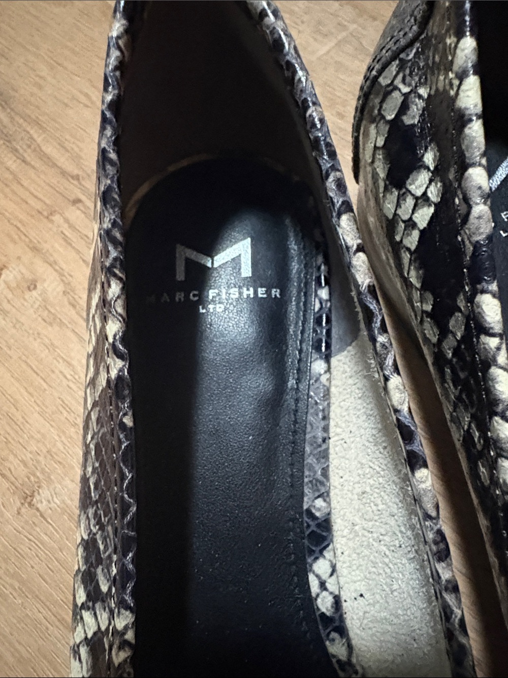 NWOT Marc Fisher LTD Chang snake-print loafers Shoes 9 1/2 - Picture 2 of 5